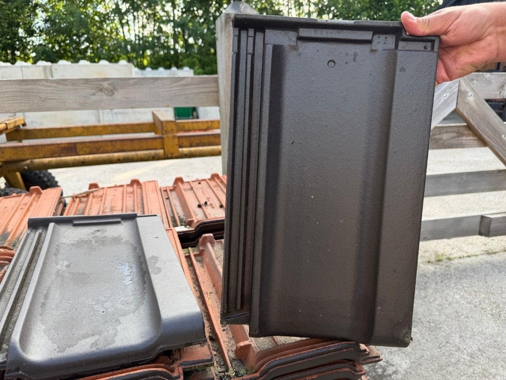 Partij Vlakke Mulden dakpannen + hulpstukken, Ophalen, 5 tot 10 m², Zo goed als nieuw, Dakpannen