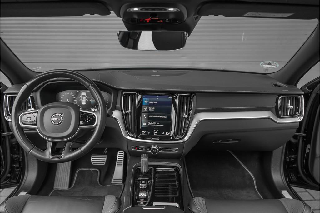 Volvo S60 2.0 T8 AWD Twin Engine Polestar Engineered Schuifd, Automaat, 12 maanden, Gebruikt, Zwart
