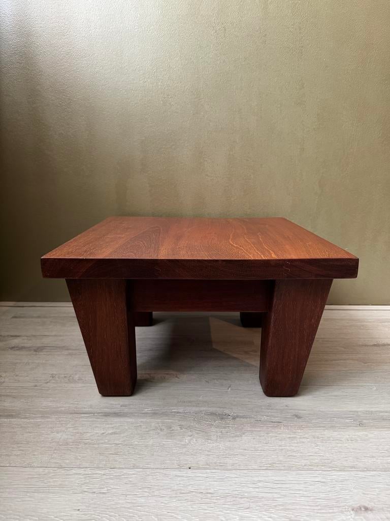 Massief houten bijzettafeltje, Ophalen, Minder dan 45 cm, Minder dan 55 cm, Zo goed als nieuw