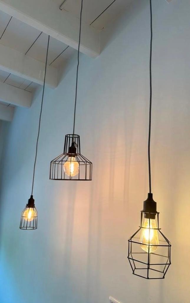 Set van 3 industriële hanglampen, zwart metaal, Huis en Inrichting, Lampen | Hanglampen, Ophalen of Verzenden, Zo goed als nieuw