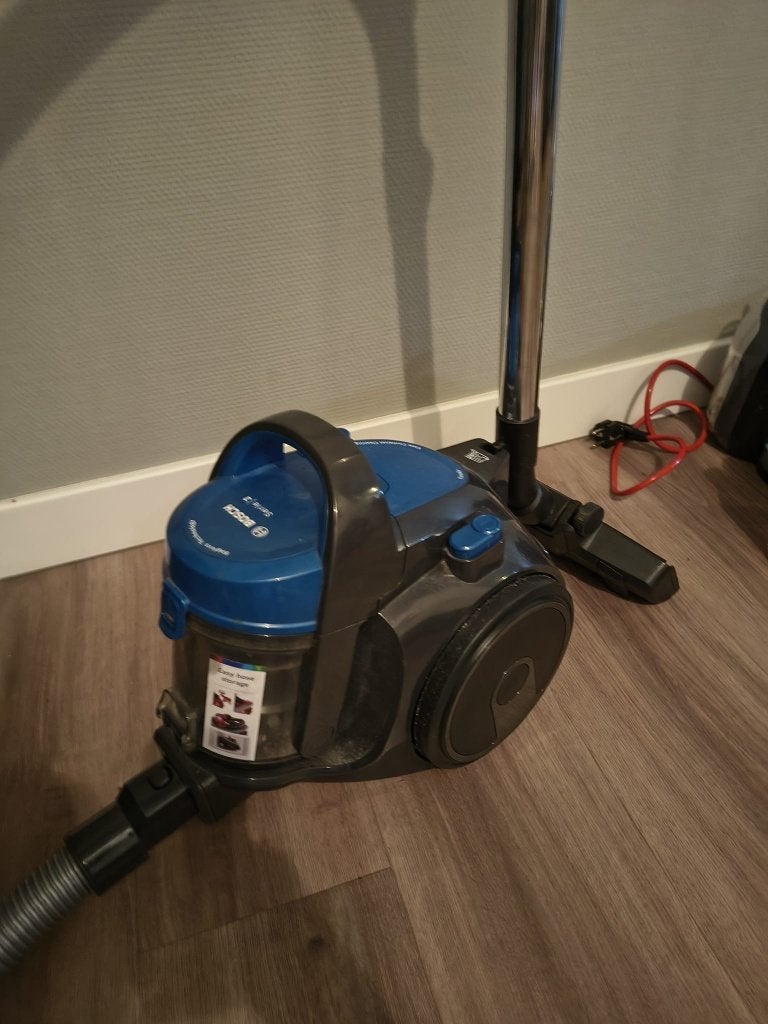 stofzuiger Bosch Serie 2- Bagless Technology, Ophalen, Gebruikt, Bosch, Minder dan 1200 watt