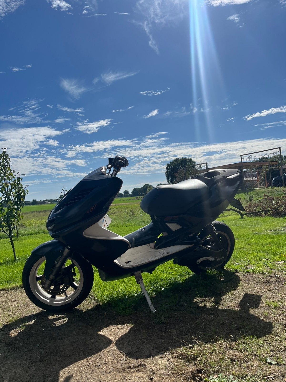 Yamaha Aerox 70cc – veel vernieuwd, extra kappen inbegrepen, Fietsen en Brommers, Ophalen, Aerox, 70 cc, Zo goed als nieuw