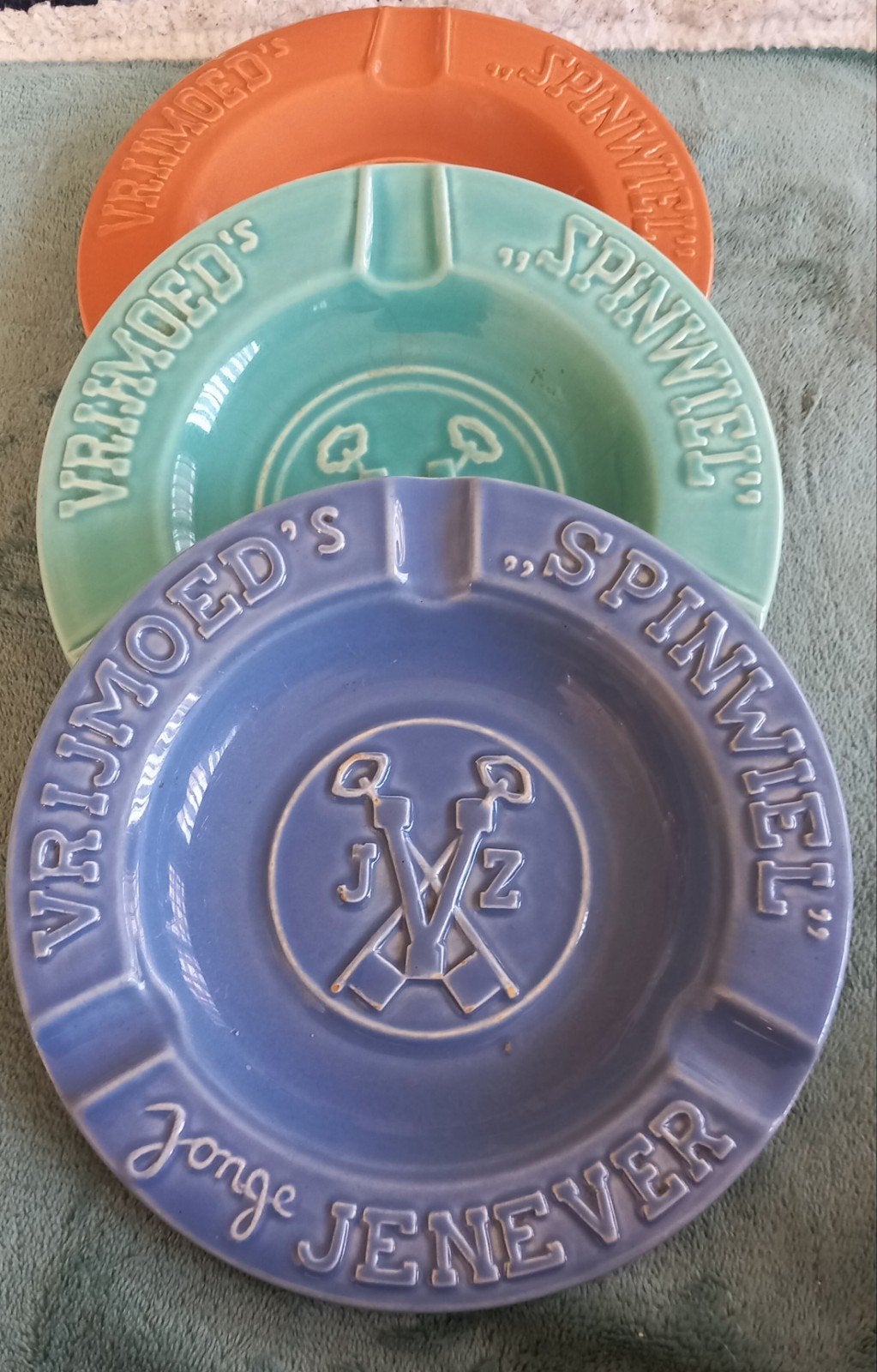 Set   Zeldzame Vintage Asbakken Vrijmoed's Spinwiel Jenever, Verzamelen, Merken en Reclamevoorwerpen, Ophalen of Verzenden, Zo goed als nieuw