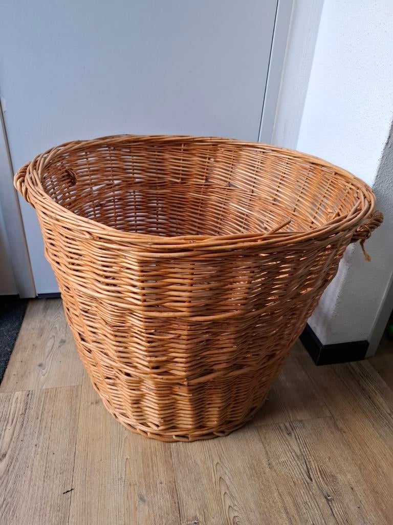 Grote rieten mand - Hoogte 50 cm, Diameter 61 cm, Ophalen