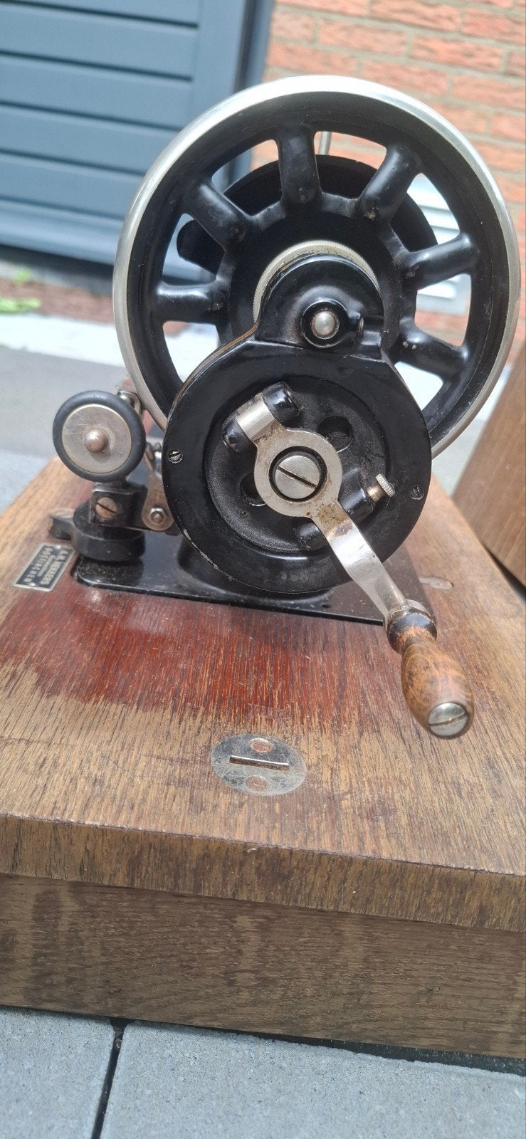 Antieke Naaimachine met Handzwengel en Lade merk Minerva, Antiek en Kunst, Ophalen of Verzenden