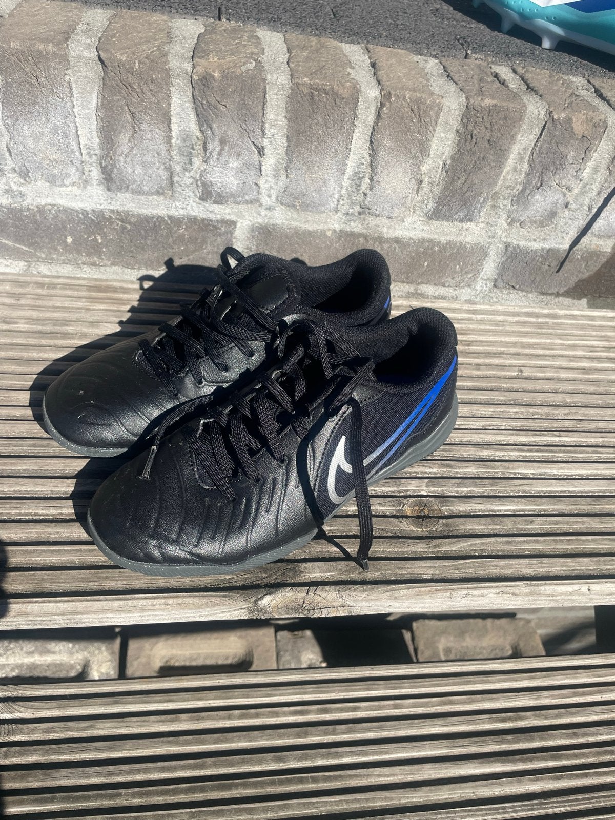 Nike zaalvoetbal schoenen maat 38, Ophalen of Verzenden, Gebruikt, Schoenen