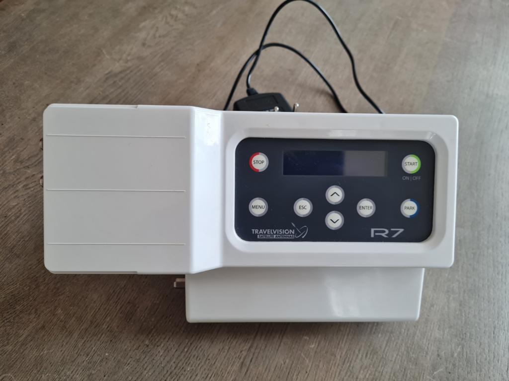 Travelvision R7 volautomatische schotelantenne met toebehore, Audio, Tv en Foto, Schotelantennes, Ophalen, Overige merken