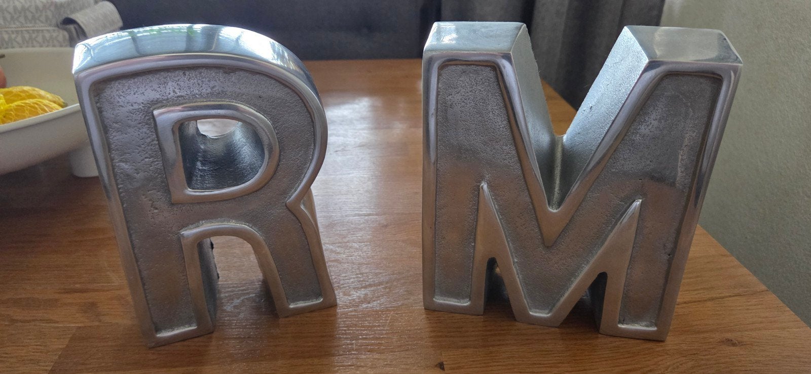 Riviera Maison Letters R & M - Boekensteunen, Huis en Inrichting, Woonaccessoires | Overige, Ophalen of Verzenden, Zo goed als nieuw