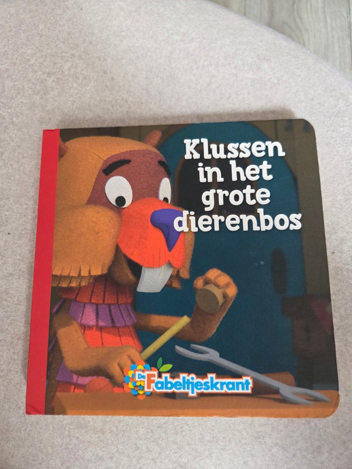 Klussen in het grote dierenbos - De Fabeltjeskrant, Ophalen of Verzenden, Zo goed als nieuw, De Fabeltjeskrant, Fictie algemeen