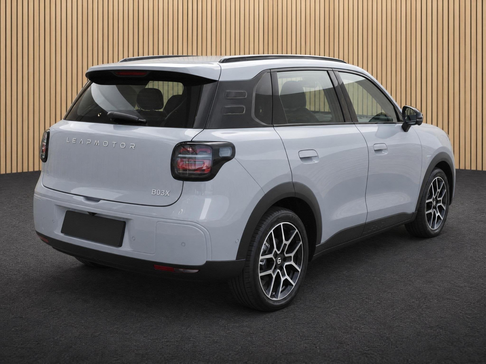 Leapmotor B03X ProMax Design 53 kWh VOORRAAD KORTING, Auto's, 12 maanden, 1525 kg, B03X, Nieuw