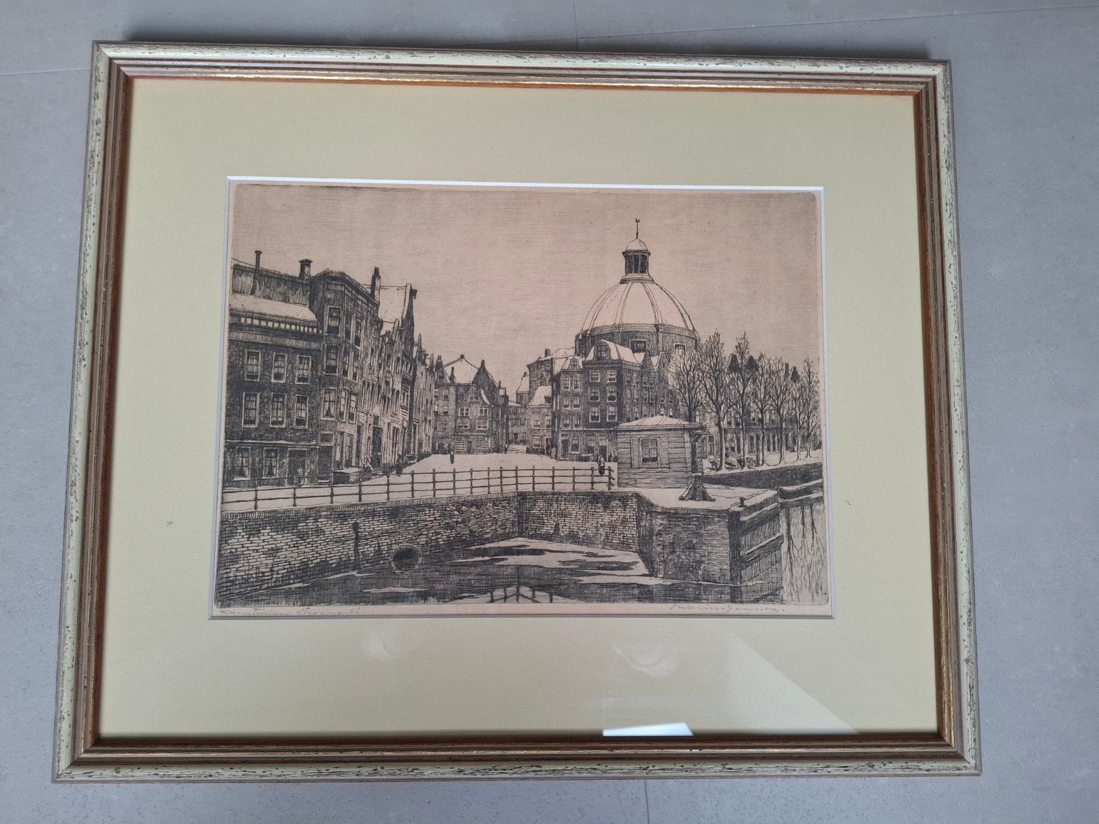 Ets van Marius Jansen: Amsterdam Stroomarkt, Ingelijst, Stadsgezicht, Ophalen of Verzenden, 1950 - 1999