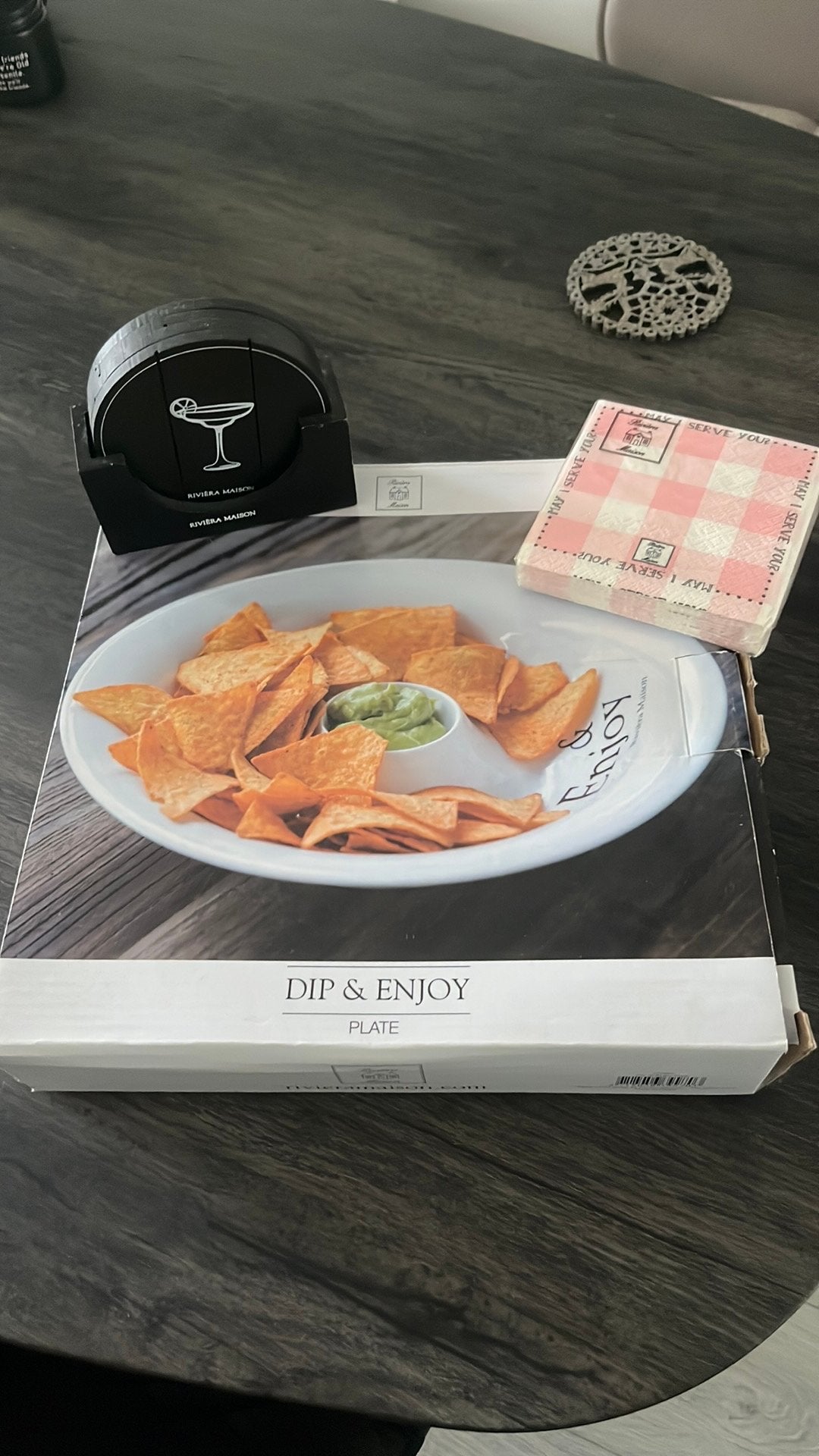 Riviera Maison onderzetters + RM hapjesbord + servetjes free, Ophalen, Zo goed als nieuw
