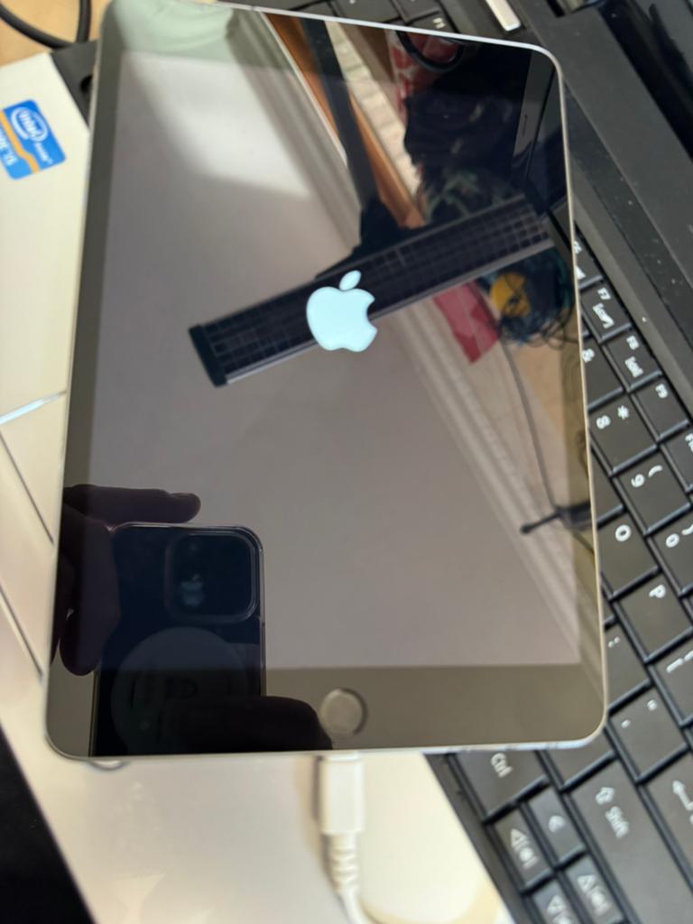 HELE MOOIE APPLE IPAD MINI 3, Computers en Software, Apple iPads, Apple iPad, 8 inch, Ophalen of Verzenden, Zo goed als nieuw