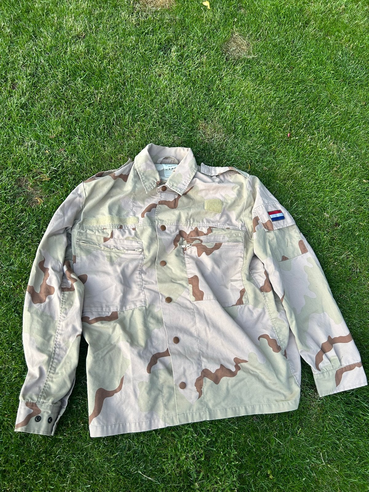 Mooie Desert Woodland Jas - Goede Staat, Verzamelen, Militaria | Algemeen, Ophalen of Verzenden, Landmacht, Nederland, Kleding of Schoenen