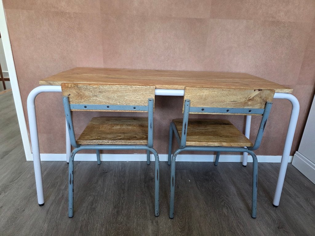 Kidsdepot Tafeltjes met 2 stoeltjes, Ophalen, Gebruikt, Tafel(s) en Stoel(en)