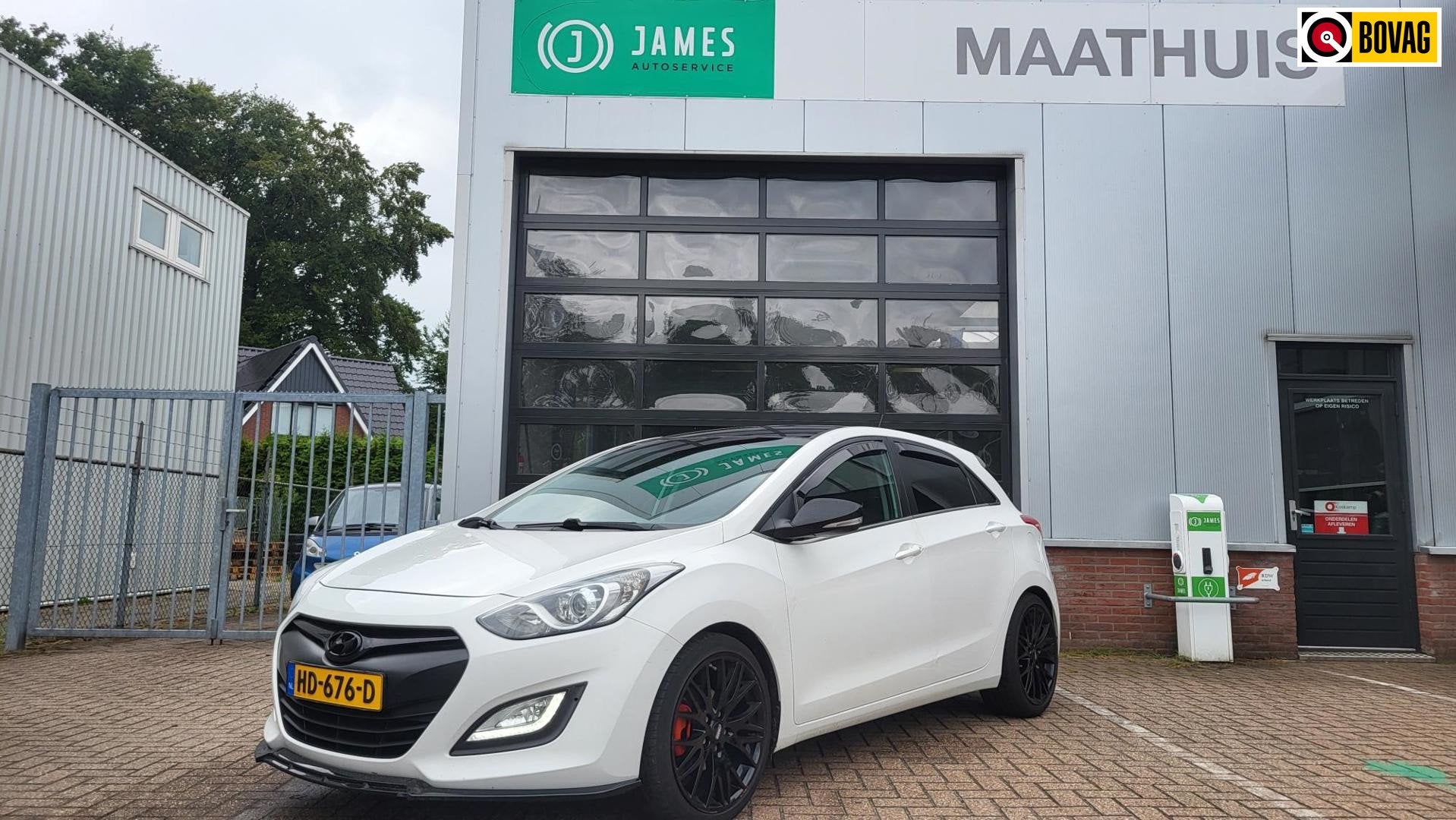 Hyundai I30 1.6 GDI i-Motion Plus 5 drs black line, Auto's, Voorwielaandrijving, Gebruikt, 4 cilinders, Wit