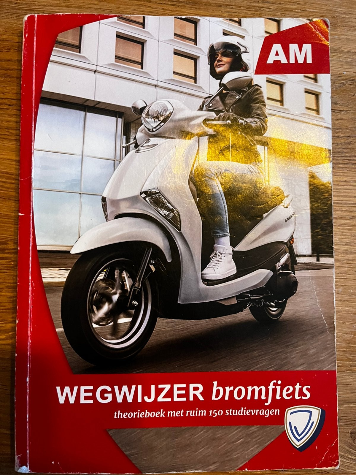 AM Wegwijzer Bromfiets Theorieboek (29e druk 2023), Ophalen of Verzenden, Zo goed als nieuw, Algemeen