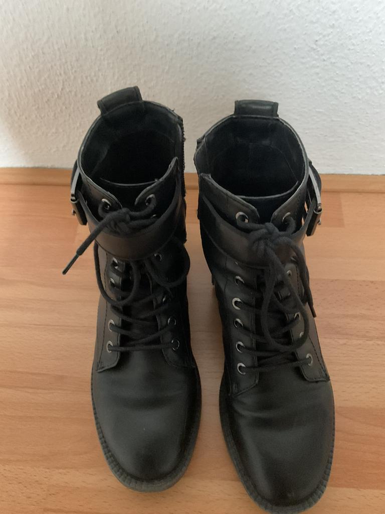ZWARTE LAARJES, BERSHKA MAAT 39., Zwart, Lage of Enkellaarzen, Gedragen, Bershka