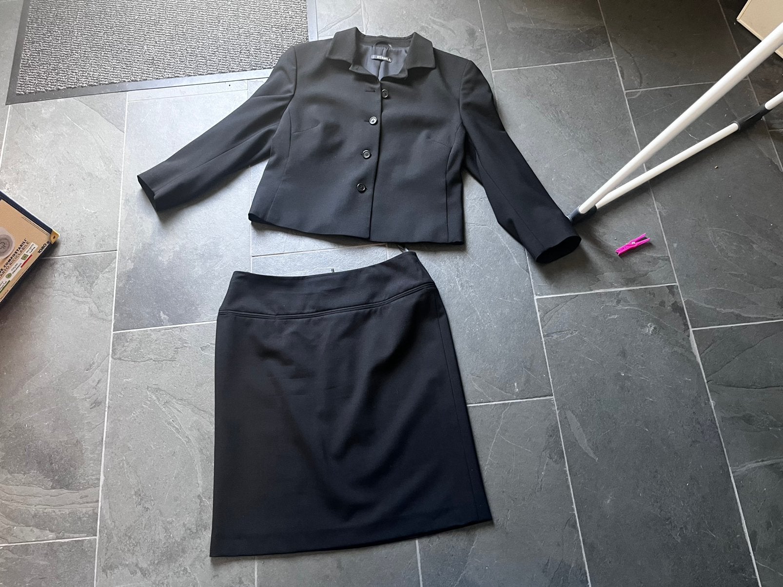 St. Emile zwart mantelpakje D42, Kleding | Dames, Jasjes, Kostuums en Pakken, Kostuum of Pak, Zwart, Maat 42/44 (L), Ophalen of Verzenden