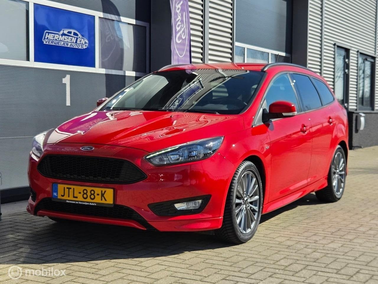 Ford Focus 1.0 EcoBoost 140pk ST-Line nieuwe distributie, Gebruikt, Euro 6, Handgeschakeld, 1216 kg