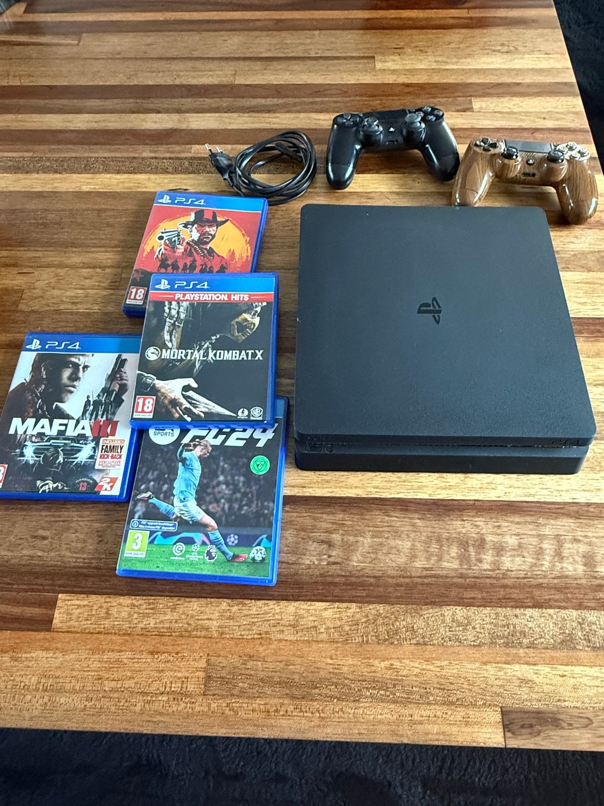 PlayStation 4 Slim 1TB met 2 controllers en games, Ophalen, Met 2 controllers, 1 TB, Slim
