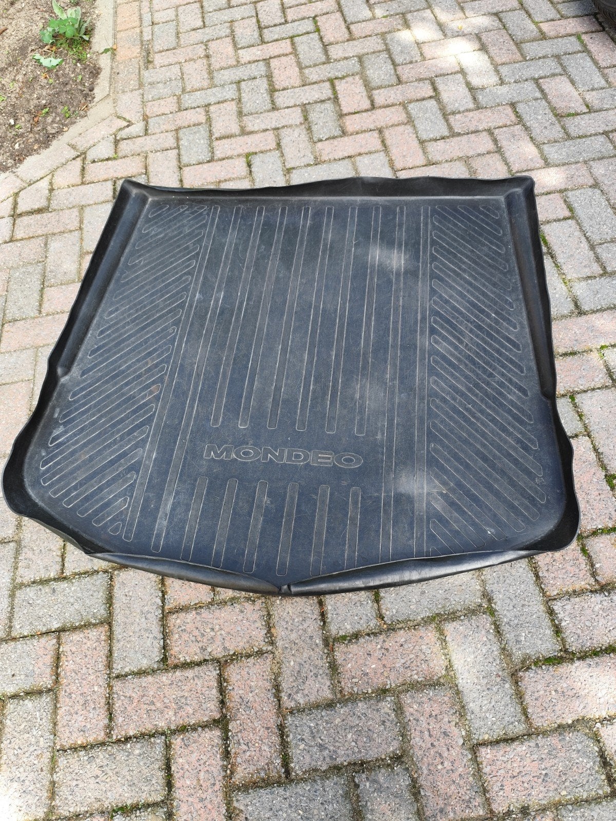 Originele Ford Mondeo kofferbakmat, Ophalen, Gebruikt