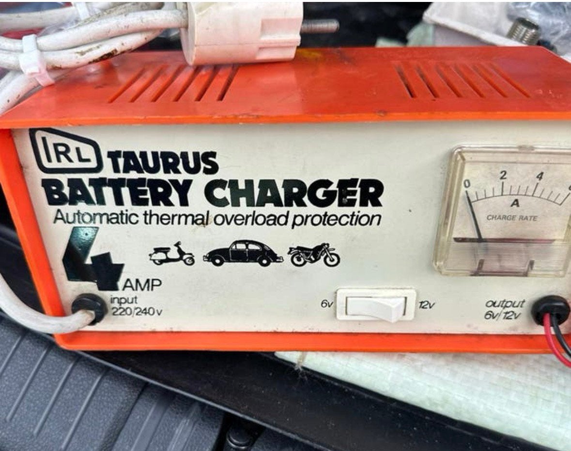 IRL Taurus Acculader 6V/12V met overbelastingsbeveiliging, Ophalen of Verzenden, Gebruikt