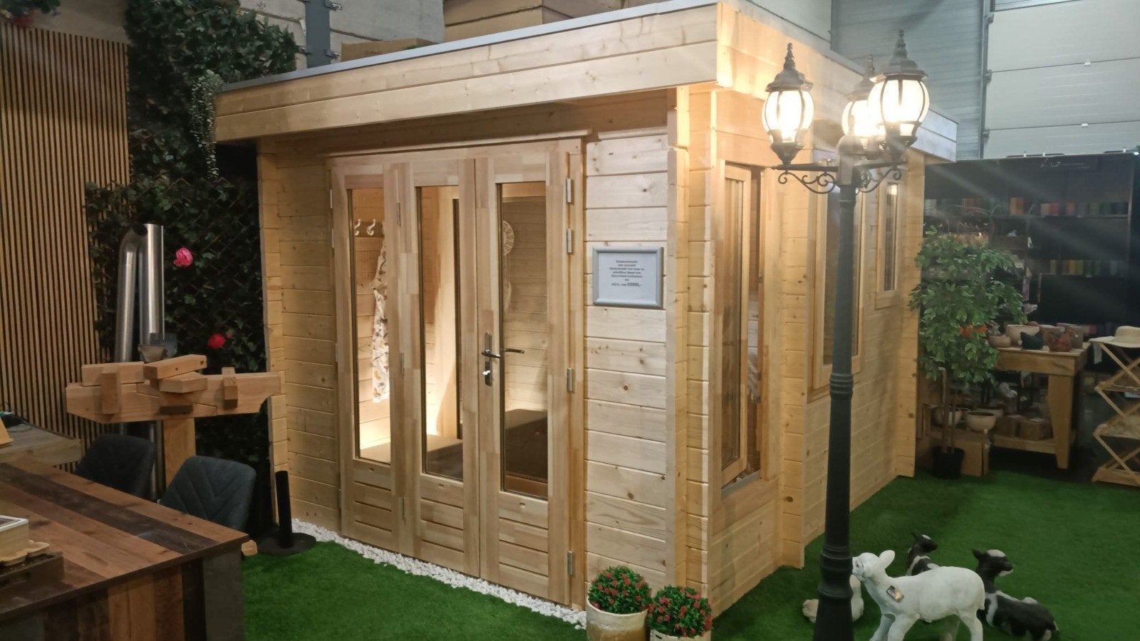 Showmodel Blokhut: Tuinkantoor, Sauna, Praktijkruimte, Tuin en Terras, Tuinhuizen, Ophalen, 200 tot 400 cm, 3 ramen of meer, 250 tot 500 cm