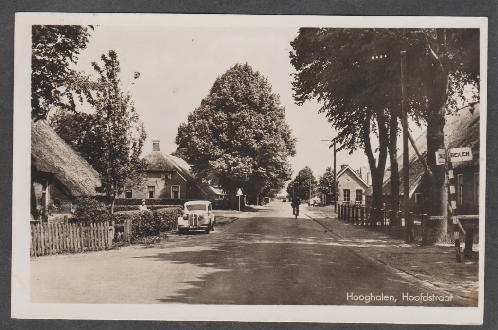 hooghalen  hoofdstraat met auto, Verzenden, 1940 tot 1960, Gelopen, Drenthe
