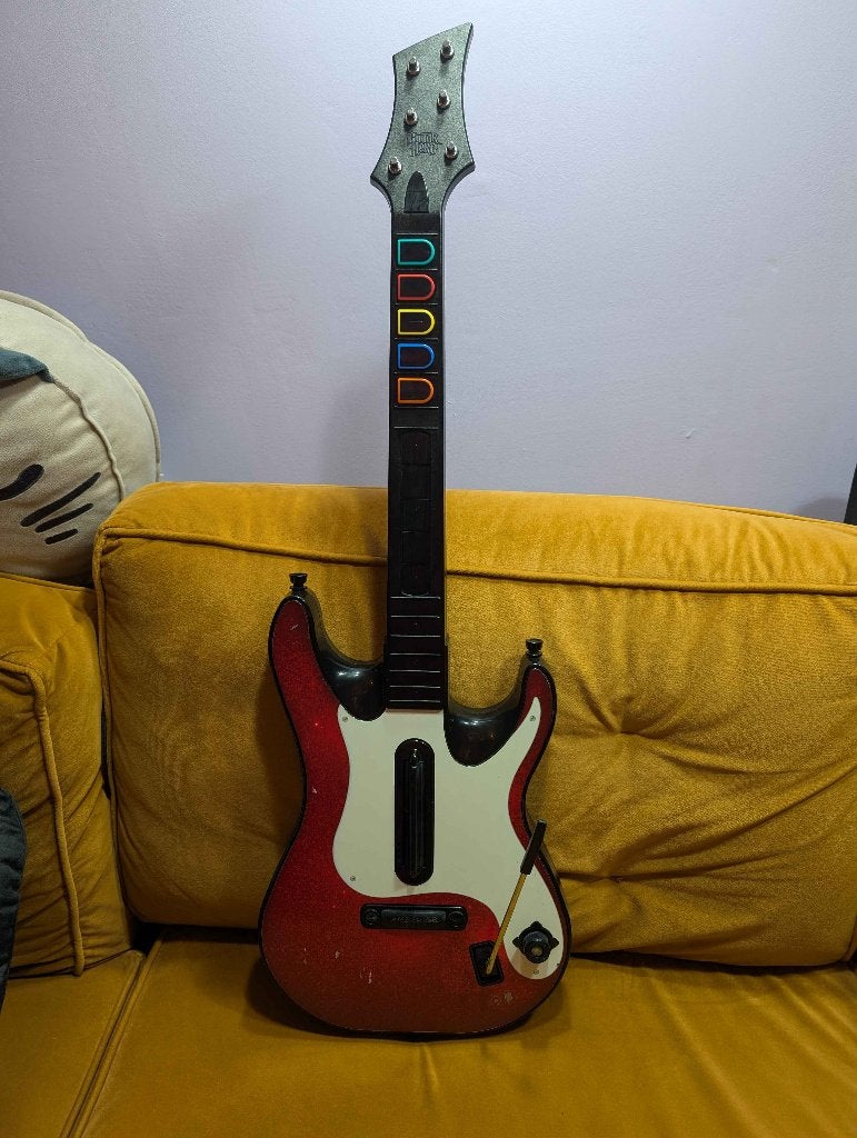 Guitar hero 5 xbox 360 gitaar - serviced, Spelcomputers en Games, Spelcomputers | Xbox | Accessoires, Gitaar, Drumstel of Dj-set