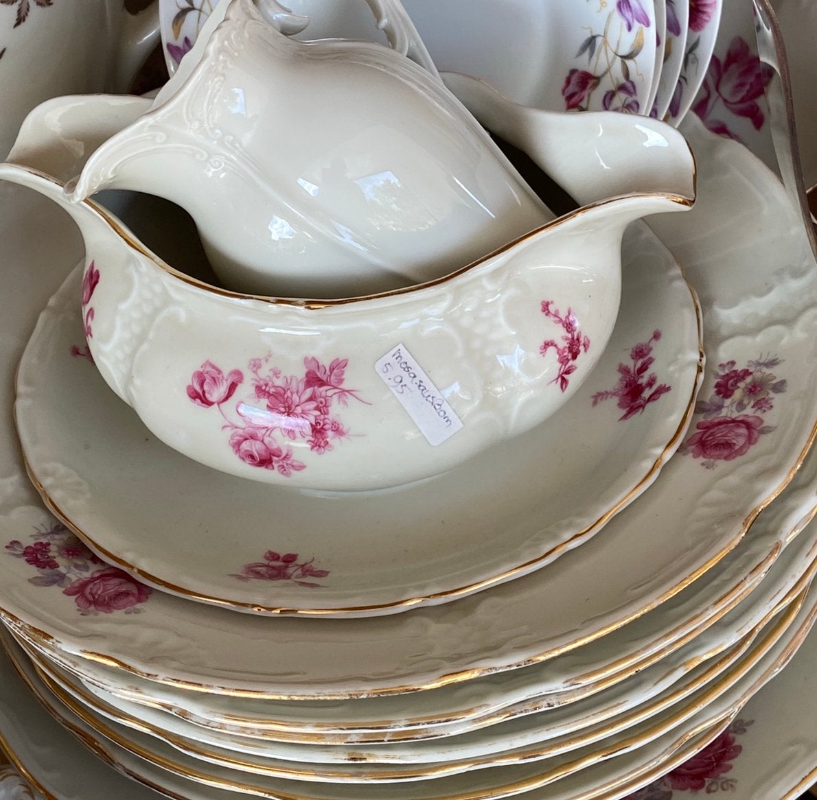 Mosa porseleinen sauskom, creme met roze rozen, gaaf, Ophalen of Verzenden
