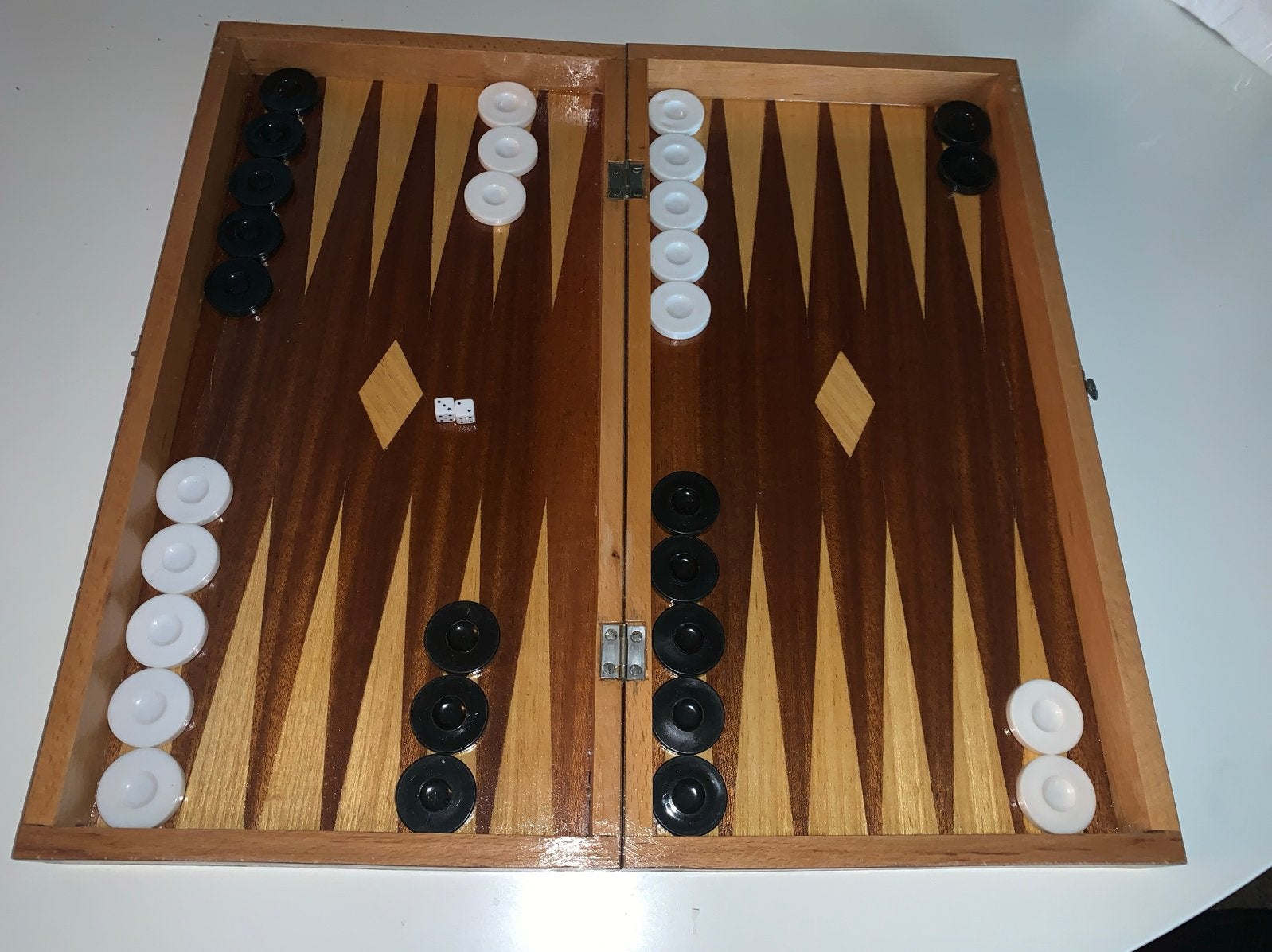 Houten Backgammon Spel - Compleet vintage groot 48 bi 50 cm, Een of twee spelers, Ophalen of Verzenden, Gebruikt, Reisspel