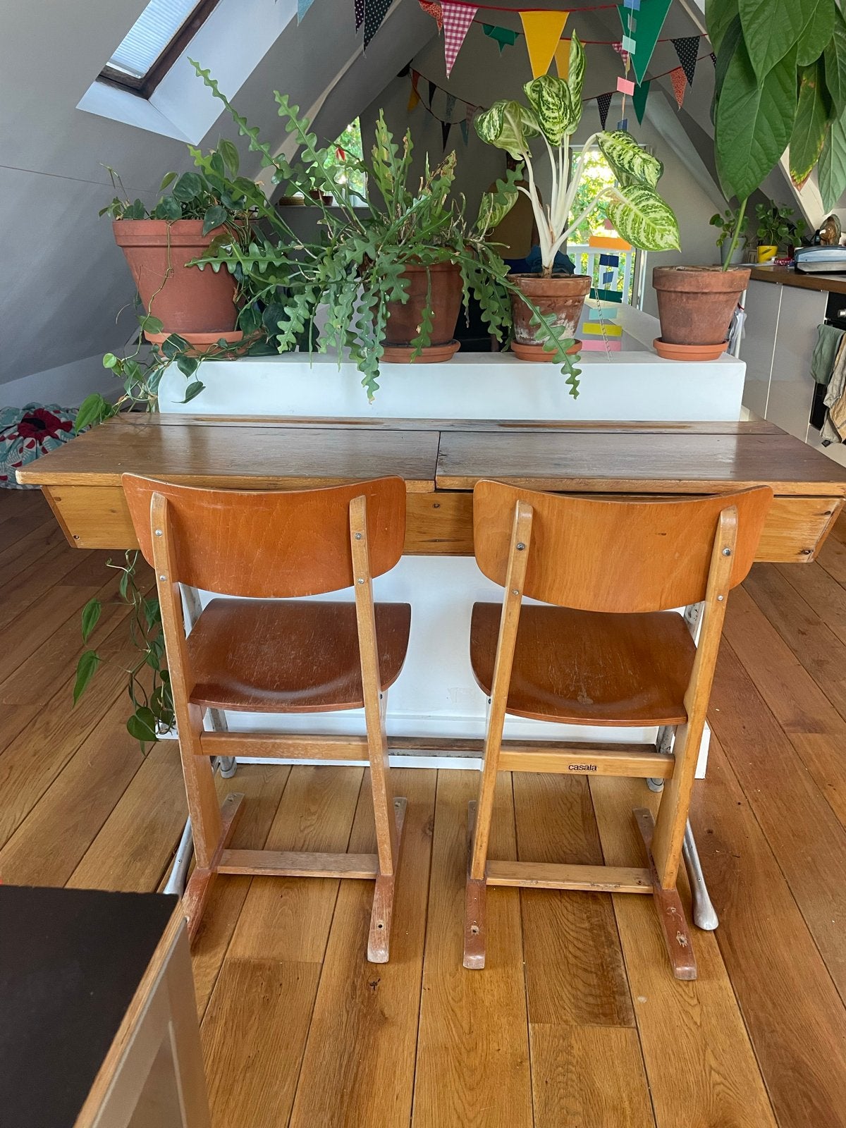 Vintage schoolbank met 2 Casala stoelen, Ophalen