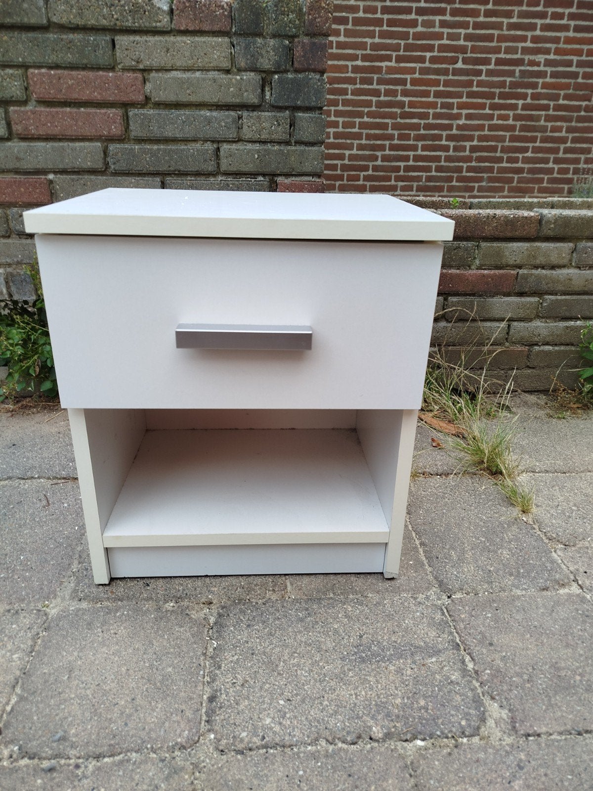 Nachtkastje JYSK TAPDRUP met lade en open vak, Ophalen, Gebruikt, Minder dan 45 cm, Minder dan 55 cm