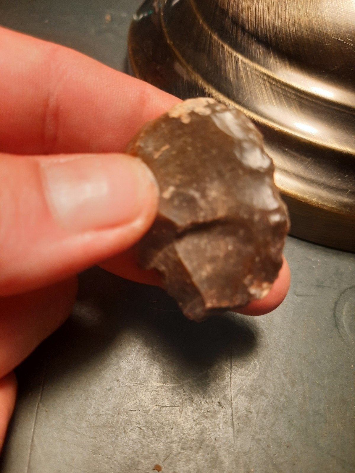 Prehistorische vuistbijl - Authentiek stenen werktuig, Verzamelen, Ophalen of Verzenden, Gebruikt