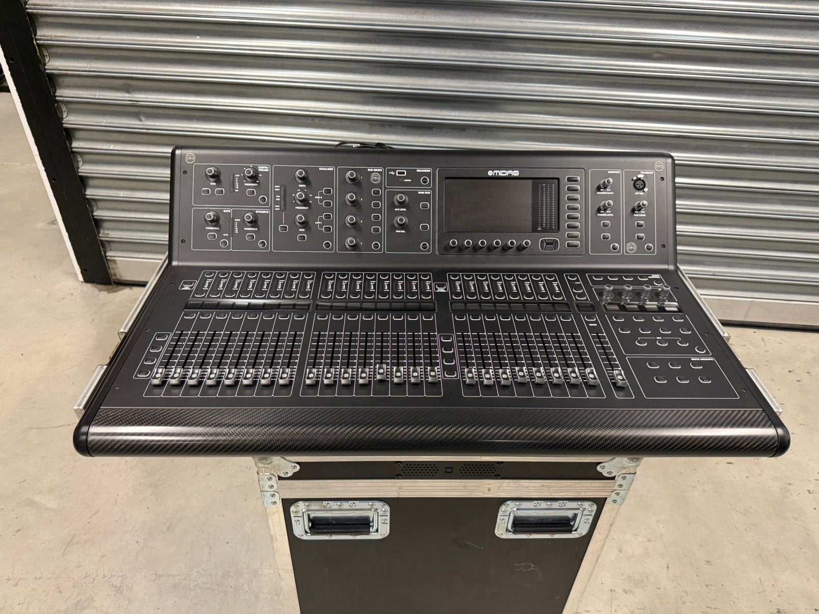 Midas M32 met 3 delige flightcase, Muziek en Instrumenten, Ophalen of Verzenden, Zo goed als nieuw, 20 kanalen of meer
