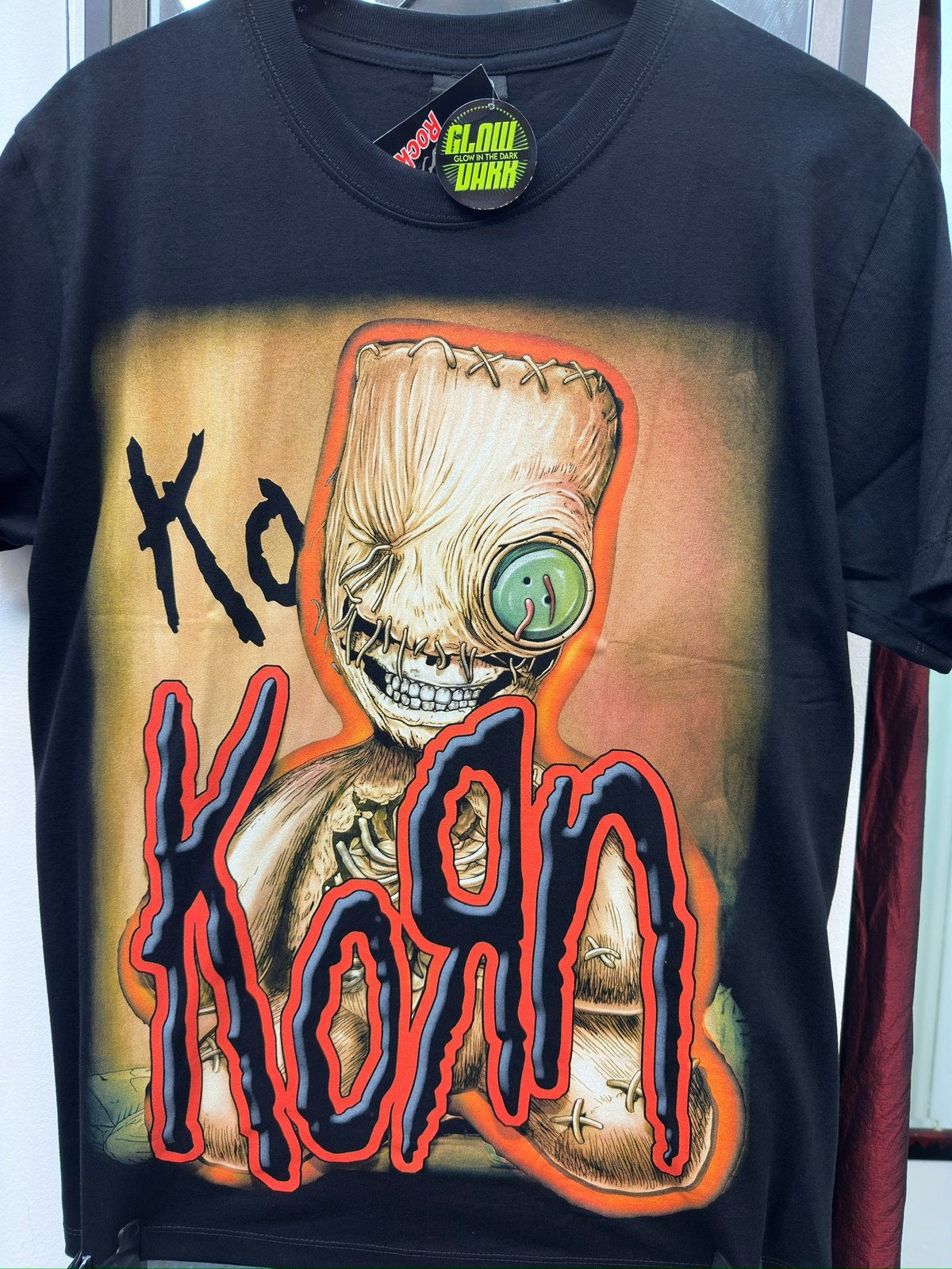 Korn t-shirt maat M glow in the dark, Ophalen of Verzenden, Nieuw, Maat 48/50 (M), Zwart