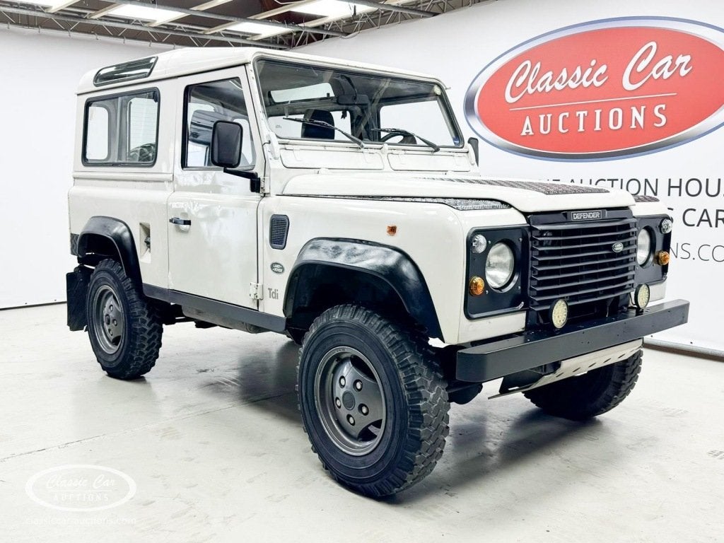 Land rover DEFENDER 2.5 TDI 90 - ONLINE AUCTION, Auto's, Gebruikt, Wit, SUV of Terreinwagen, Te koop