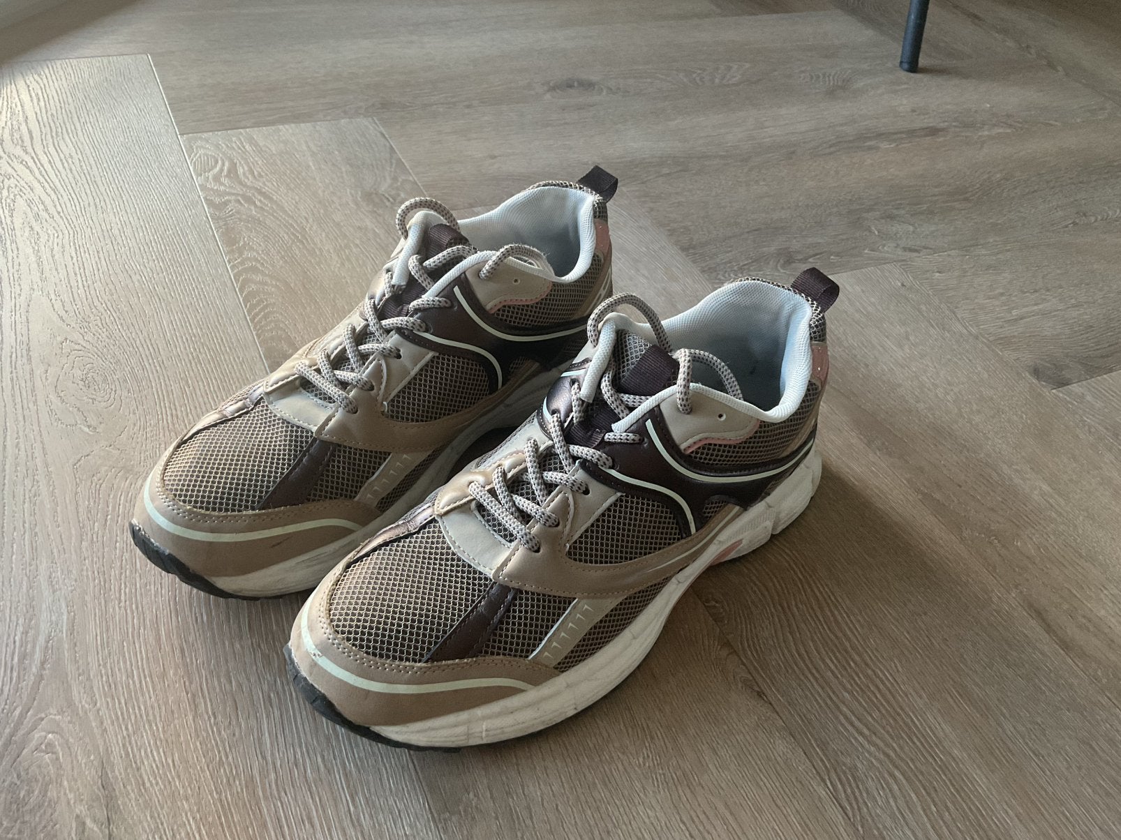 Dames bruine sneakers van Nelson maat 42, Ophalen of Verzenden, Zo goed als nieuw, Bruin, Sneakers of Gympen