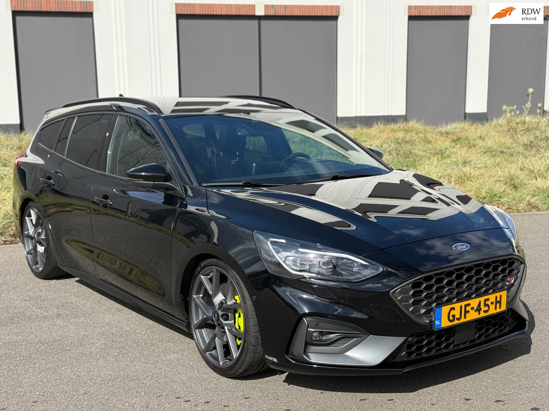 Ford Focus Wagon 2.3 EcoBoost ST-3, Pano, Performance pack, Auto's, Dealer onderhouden, Gebruikt, 4 cilinders, Leder en Stof