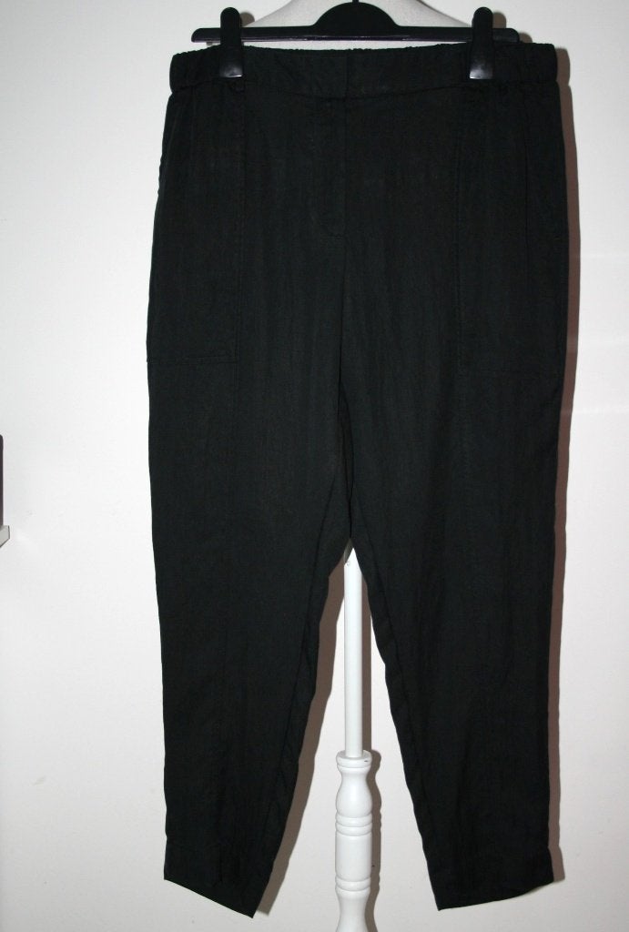C&A zwart lyocell broek mt 44 L, Kleding | Dames, Broeken en Pantalons, Zwart, Maat 42/44 (L), Nieuw, Ophalen of Verzenden
