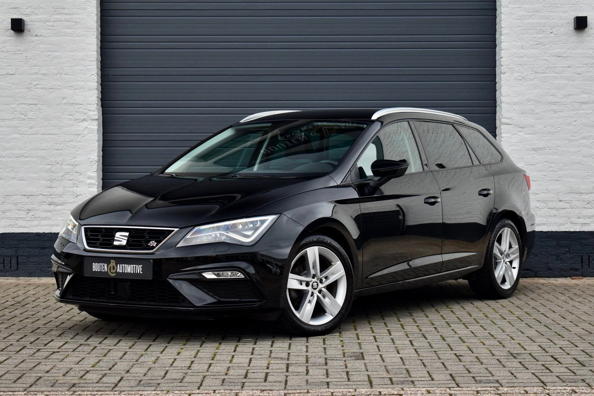Seat Leon ST 1.5 TSI FR Ultimate Edition | LED | Virtual | C, 4 cilinders, Leon, Leder en Stof, Zwart