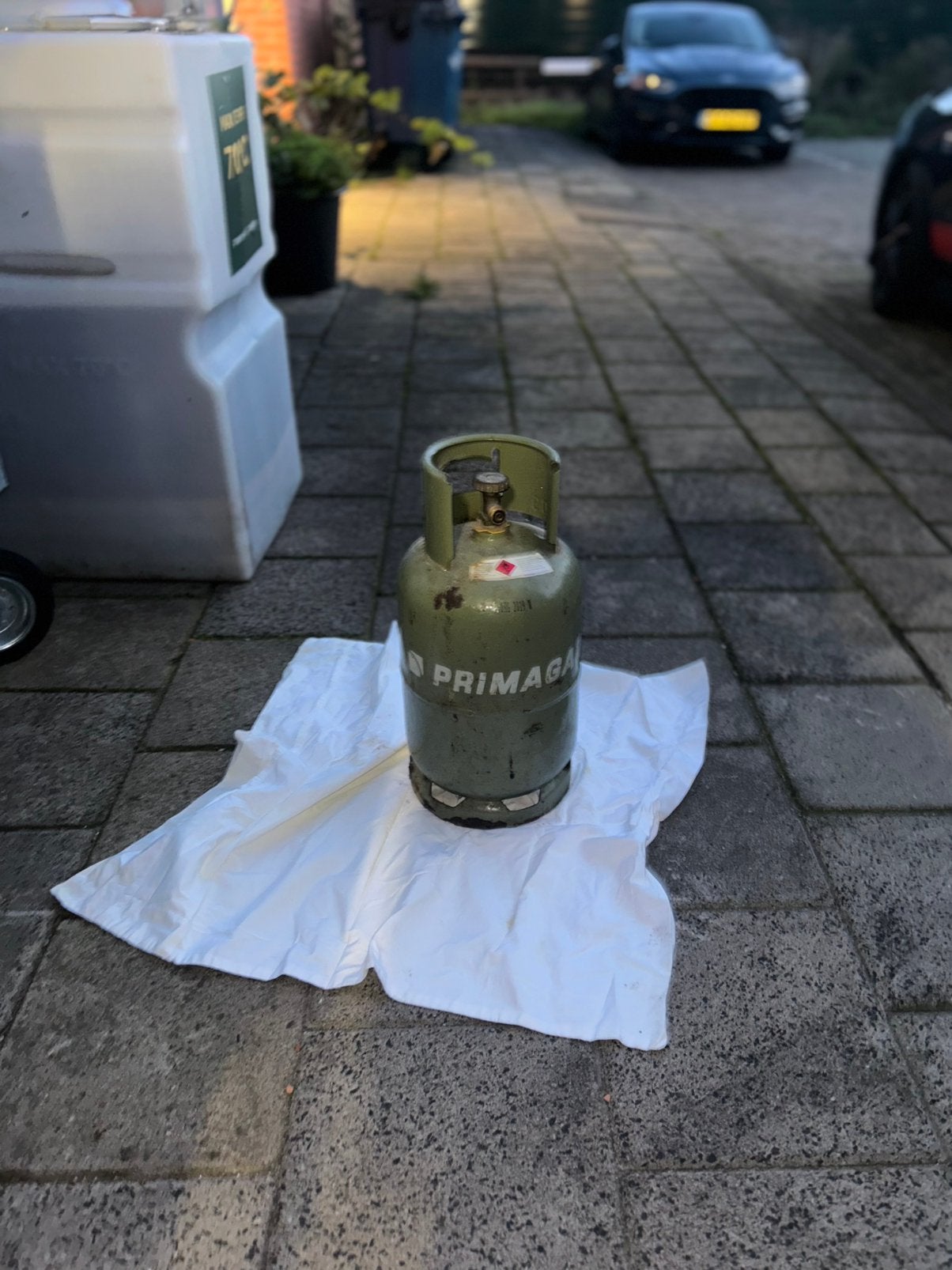Lege gastank, Ophalen, Gebruikt