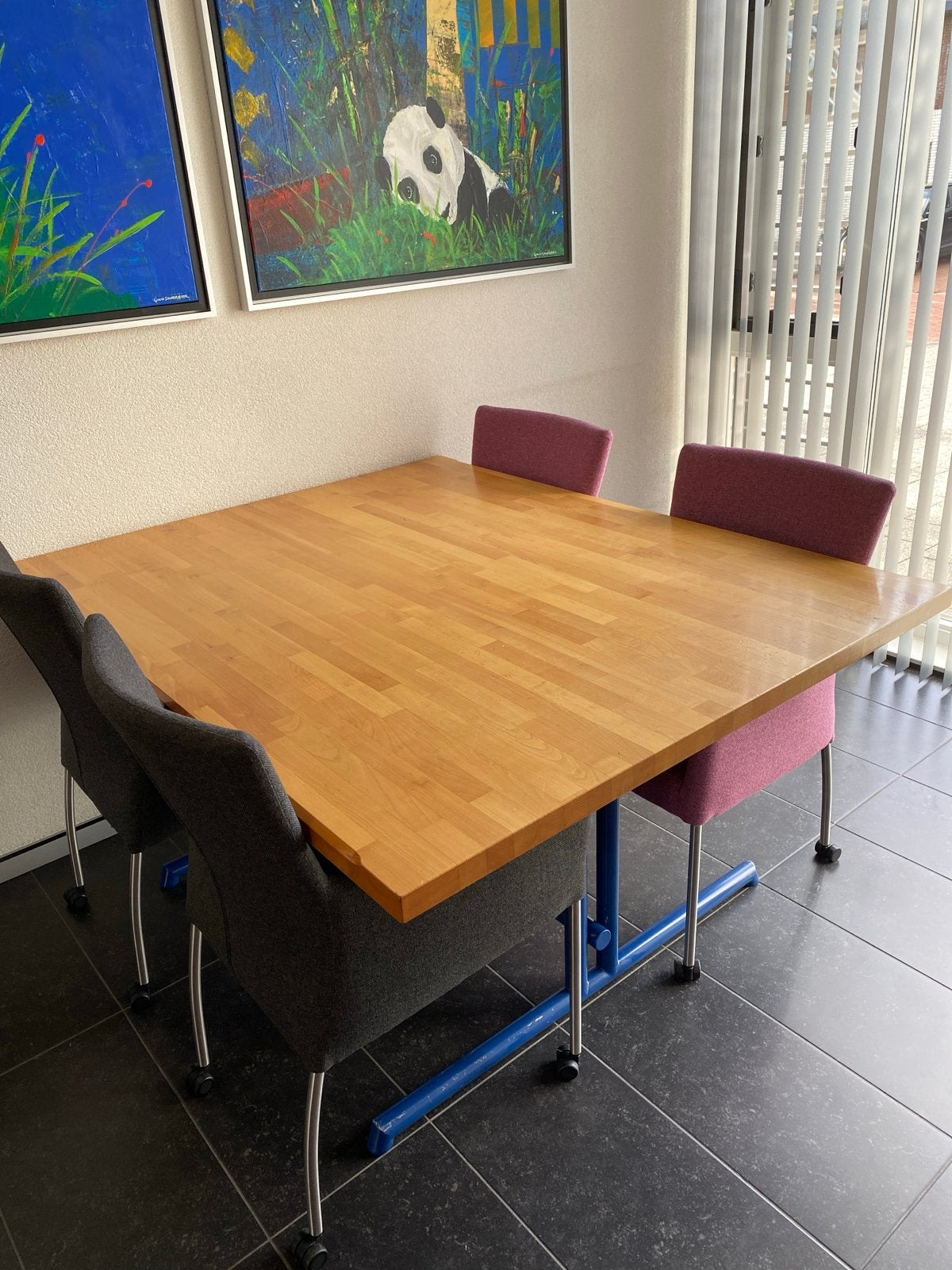 Grote vierkante eettafel van hout 150 keer 120 cm, Huis en Inrichting, Ophalen, Gebruikt, 100 tot 150 cm, Vierkant