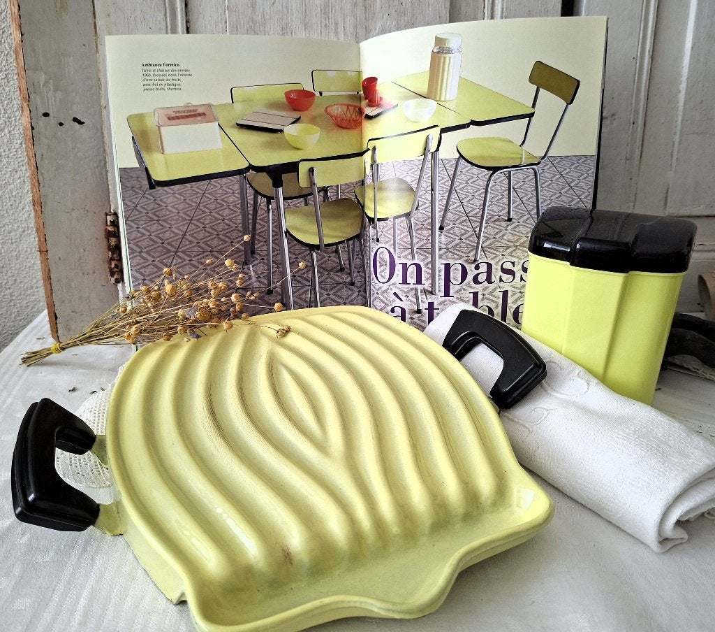 Tostador Le Creuset Raymond Loewy geel  'PiFrance', Gebruikt, Gietijzer, Ophalen of Verzenden, Overige merken