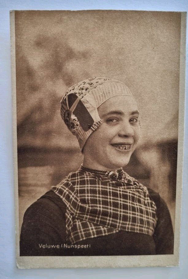 Krt.1437.Oude ansichtkaart: Klederdracht Veluwe, Nunspeet, Verzamelen, Ansichtkaarten | Themakaarten, Ongelopen, Voor 1920, Klederdracht