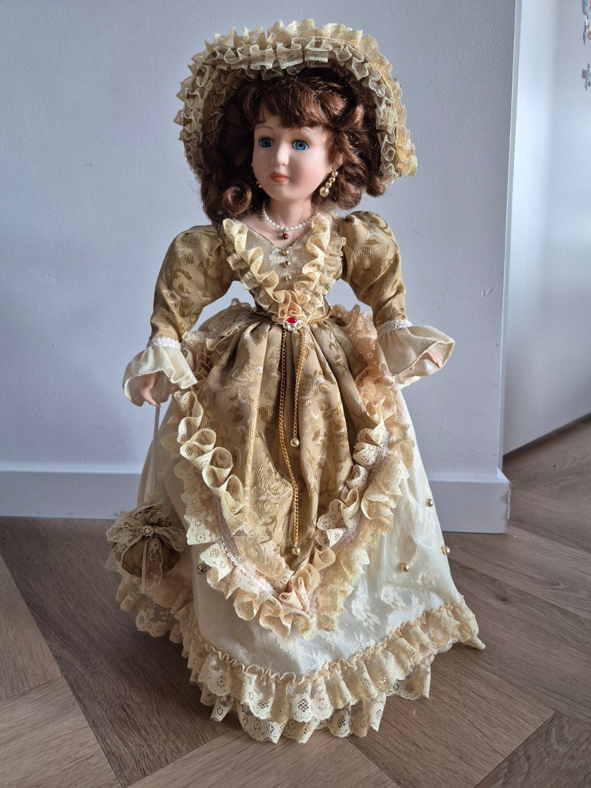 Vintage Porseleinen Pop - Classic Doll Collection, Verzamelen, Poppen, Ophalen of Verzenden, Zo goed als nieuw, Pop