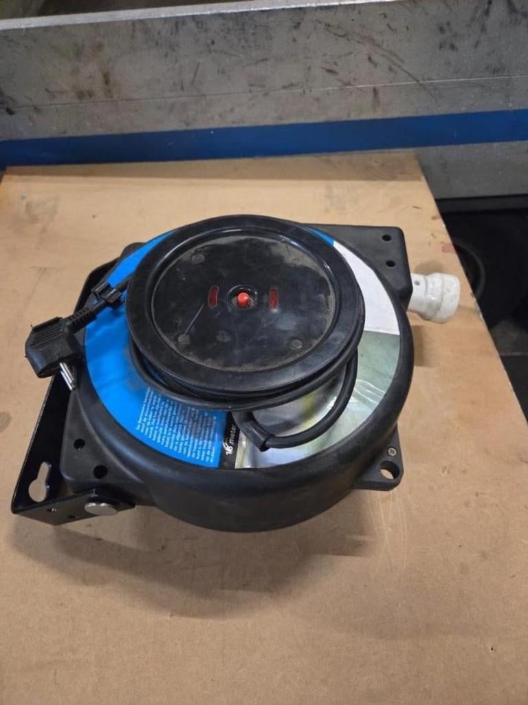 Plieger Kabelbox voor binnen - Automatische oprolmechanisme, Doe-het-zelf en Verbouw, Elektra en Kabels, Ophalen of Verzenden