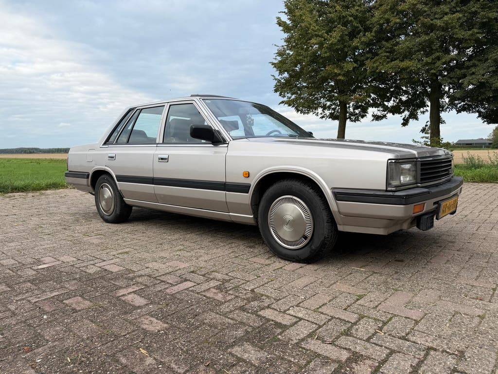Nissan Laurel 2.8 SGL AUT 1985 Grijs oldtimer, foto 2