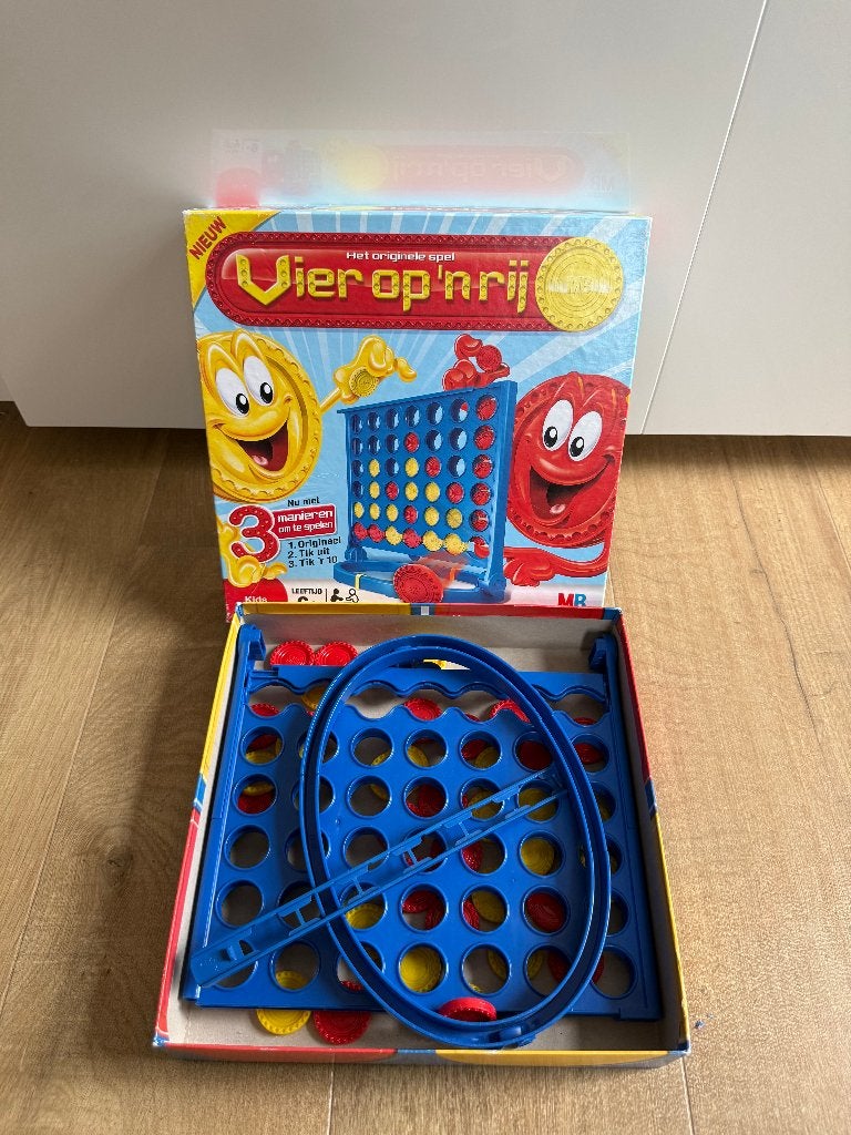 Vier op 'n rij - Het originele spel (MB Spellen), Een of twee spelers, Ophalen of Verzenden, Gebruikt, MB Spellen